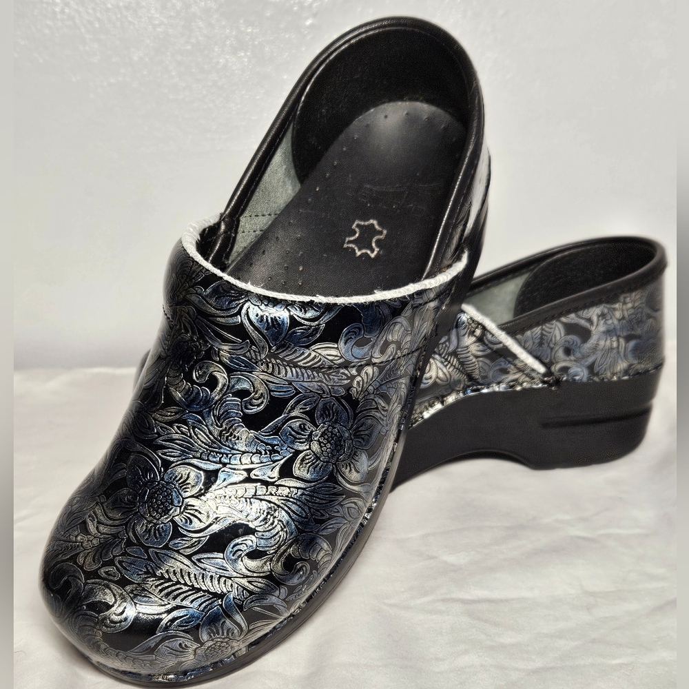 Dansko Professional Clogs Women's Sz 37 EU Iridescent Silver/Blue, Black Slip On